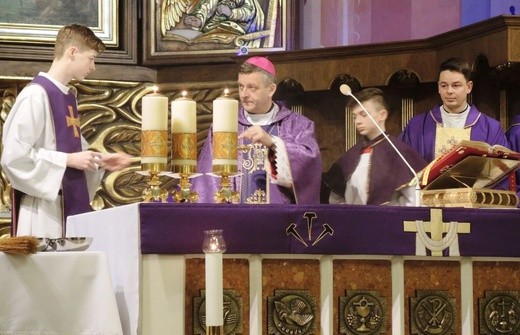 Środa Popielcowa w katedrze św. Mikołaja w Bielsku-Białej