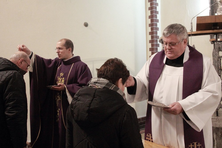 Popielec w kościele św. Franciszka