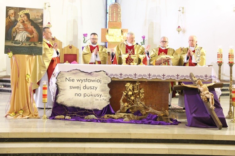 Grupy o. Pio w Dębicy
