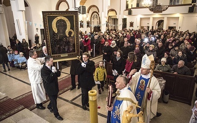 – Po wizycie kopii częstochowskiego obrazu nie można żyć, jakby się nic nie stało – mówił bp Marek Solarczyk. 