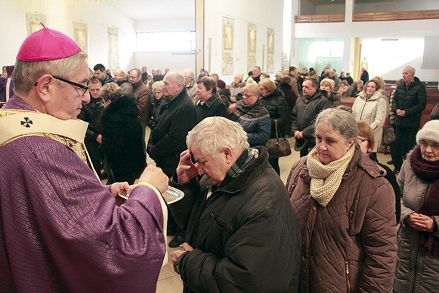 Liturgia Środy Popielcowej gromadzi co roku tłumy wiernych.