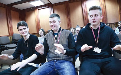 ▲	Uczestnicy ćwiczeń duchowych – trzech chłopaków z Lusławic.