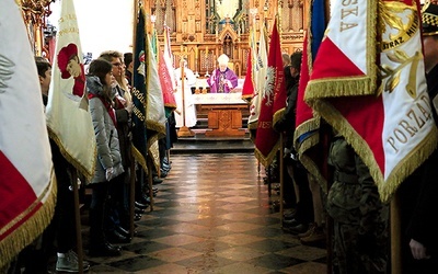 W kościele powizytkowskim w Lublinie 15 lutego miały miejsce uroczystości, w których uczestniczyli członkowie Związku Sybiraków, wojsko, przedstawiciele lokalnych władz  oraz młodzież ze szkół średnich.