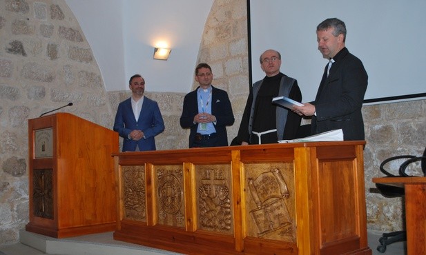 By lepiej zrozumieć Biblię