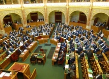 Parlament węgierski przyjął rezolucję o poparciu Polski