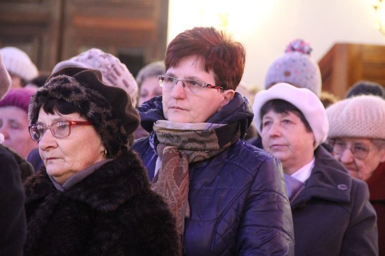 Poświęcenie witraży w Siedliskach Tuchowskich