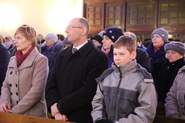 Poświęcenie witraży w Siedliskach Tuchowskich