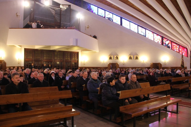 Poświęcenie witraży w Siedliskach Tuchowskich