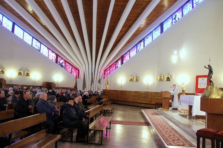 Poświęcenie witraży w Siedliskach Tuchowskich