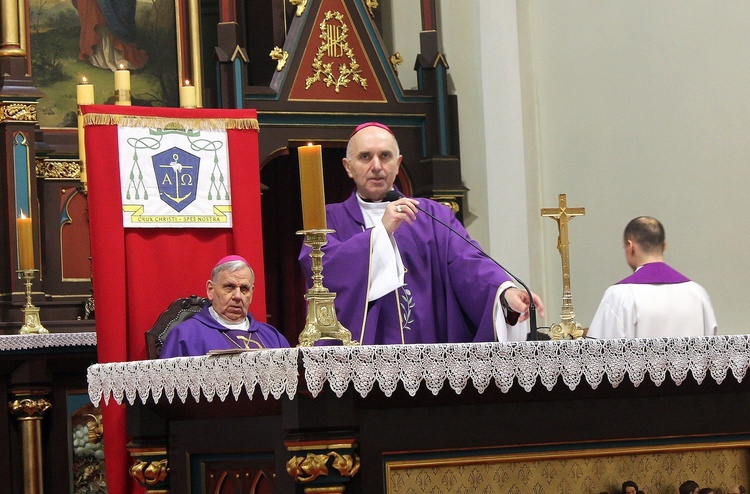 Podziękowanie bp. Andrzejowi Iwaneckiemu 