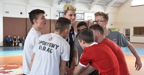 Piłka jest okrągła, a cel szlachetny