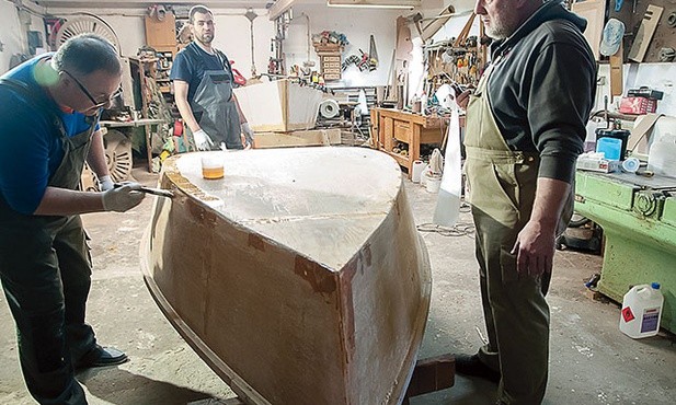 Powstające w Sławsku łódki są tanie, lekkie  i łatwe w budowaniu