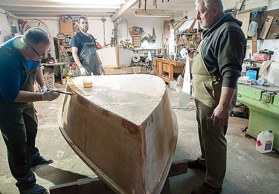 Powstające w Sławsku łódki są tanie, lekkie  i łatwe w budowaniu