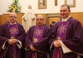 Mszę św. celebrowali (od lewej): ks. Daniel Swend, ks. Wiesław Taraska i ks. Marcin Rogala