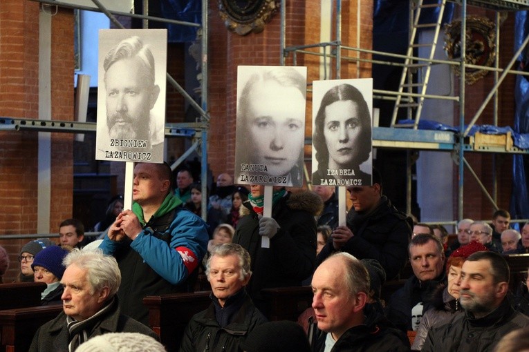 Marsz Pamięci "Bohaterowie Niepodległej. Rodzina Lazarowiczów"