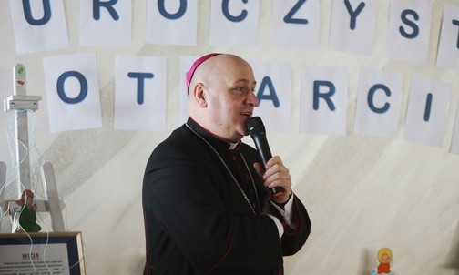 Pod skrzydłem anioła