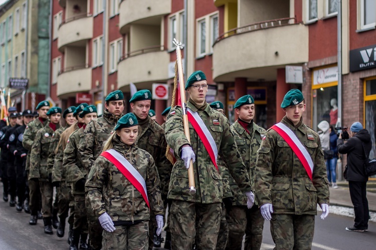 Cześć i chwała bohaterom