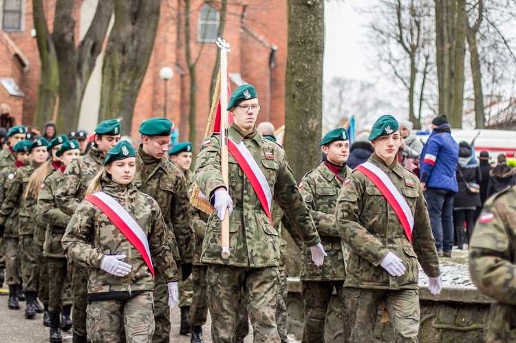 Cześć i chwała bohaterom