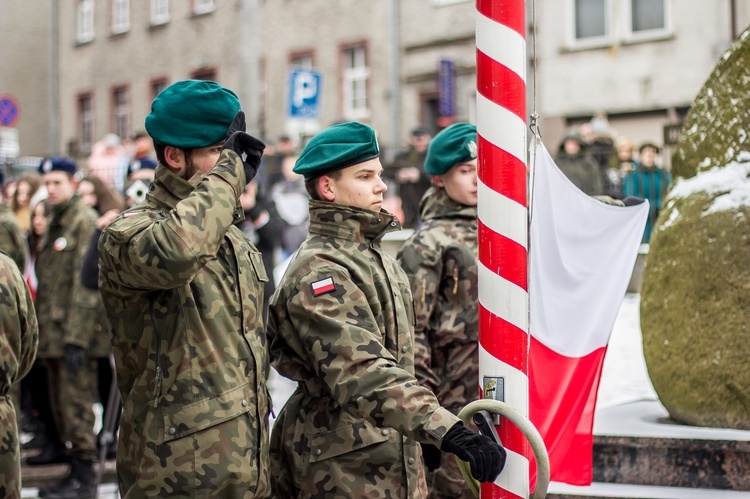 Cześć i chwała bohaterom