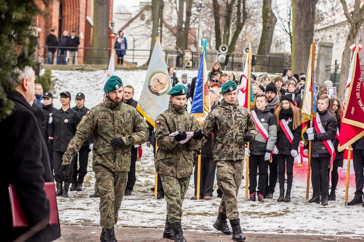 Cześć i chwała bohaterom