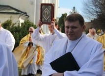 W ubiegłym roku - procesja do kościoła w Luszowicach