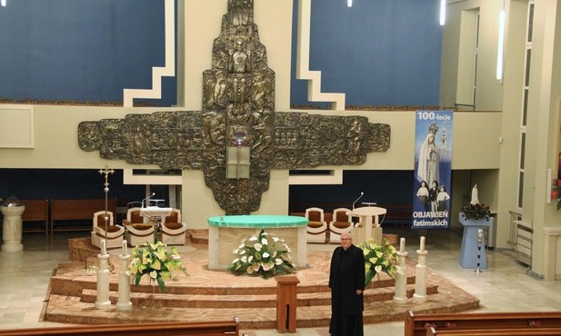 Ksiądz z Tychów z siostrą i parafianką złapali złodzieja