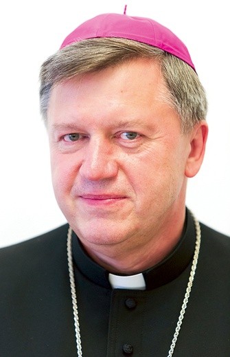 ▲	– Miłość do ojczyzny powinna wyrażać się miłością do konkretnych osób ‒ mówi metropolita wrocławski.