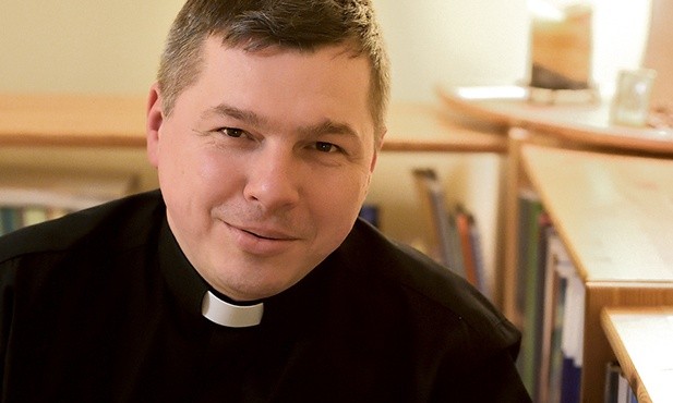 Ks. Czupryński zachęca do wzięcia udziału w inicjatywie.