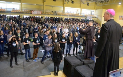 Uczestników rekolekcji odwiedził bp Piotr Turzyński