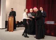 Bp Andrzej F. Dziuba osobiście dziękował uczestnikom finału dziecezjalnego