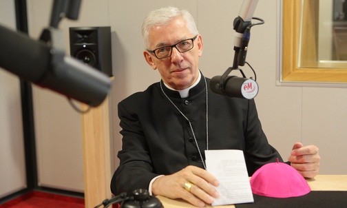 Abp Skworc: Bliskość zadaniem dla Kościoła