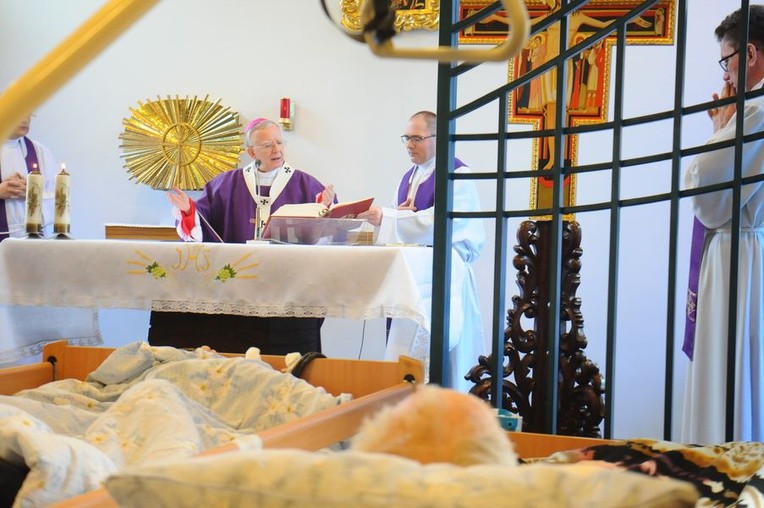 Abp Marek Jędraszewski w Domu Hospicyjnym św. Łazarza
