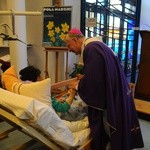 Abp Marek Jędraszewski w Domu Hospicyjnym św. Łazarza