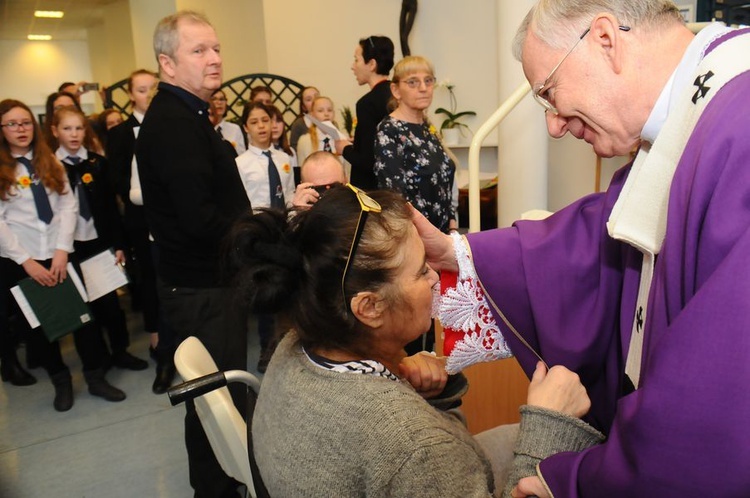 Abp Marek Jędraszewski w Domu Hospicyjnym św. Łazarza