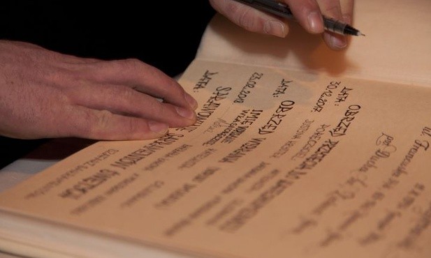 W kolejce do Księgi życia