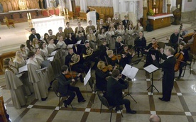 Chór Katolickiego Uniwersytetu Lubelskiego Jana Pawła II oraz Orkiestra Trybunału Koronnego w Lublinie w radomskiej katedrze