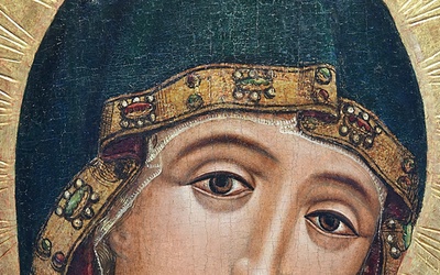 Fragment odsłoniętego gotyckiego obrazu MB Czanieckiej.