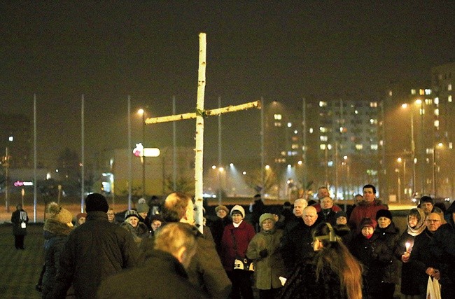 Modlitewne spotkanie rozpoczęło się o godz. 19.