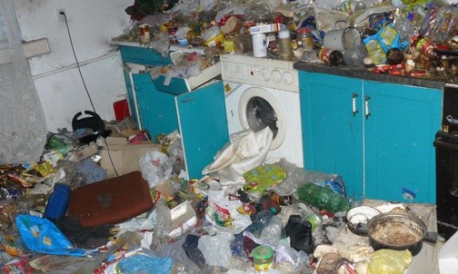 Katowickie mieszkania socjalne w ruinie [ZDJĘCIA] 
