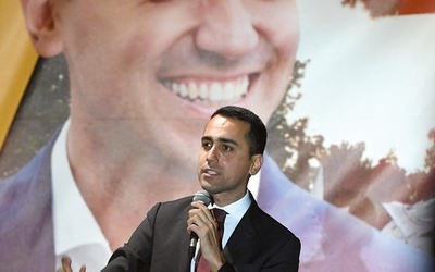 Luigi Di Maio stał się faktycznym liderem Ruchu Pięciu Gwiazd, ugrupowania, które w wyborach parlamentarnych zdobyło najwięcej głosów z samodzielnie startujących ugrupowań. Teraz więc jest naturalnym kandydatem  na premiera.