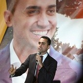 Luigi Di Maio stał się faktycznym liderem Ruchu Pięciu Gwiazd, ugrupowania, które w wyborach parlamentarnych zdobyło najwięcej głosów z samodzielnie startujących ugrupowań. Teraz więc jest naturalnym kandydatem  na premiera.