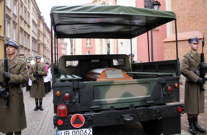 W bazylice pożegnano arcybiskupa