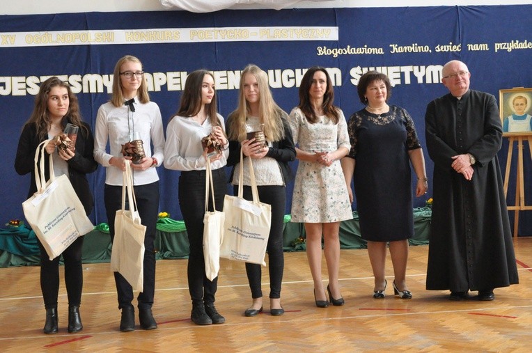 Konkurs o bł. Karolinie