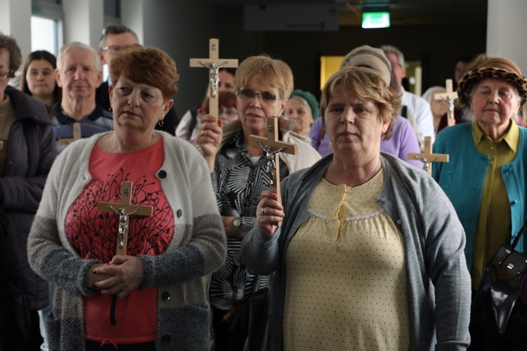 Poświęcenie krzyży w Szpitalu im. T. Marciniaka