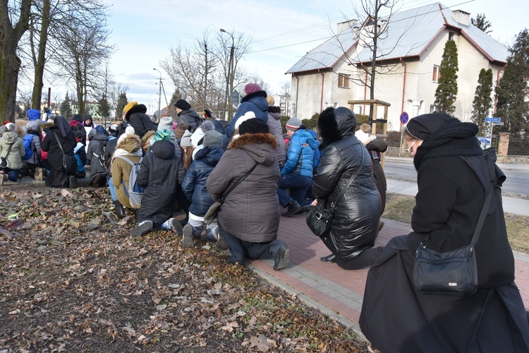 Droga Krzyżowa do Rostkowa