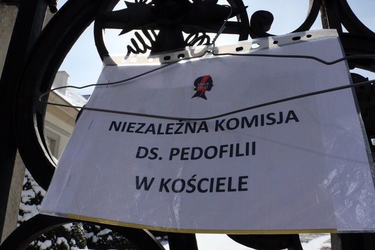 Pikieta zwolenników aborcji pod pałacem arcybiskupa