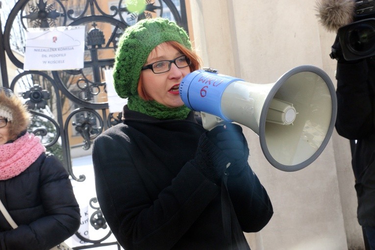 Pikieta zwolenników aborcji pod pałacem arcybiskupa