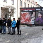 Pikieta zwolenników aborcji pod pałacem arcybiskupa