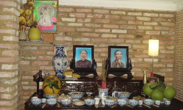 Bàn thờ tổ tiên