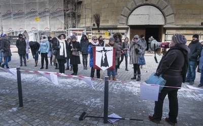 Przed katowicką kurią żądały prawa do aborcji 